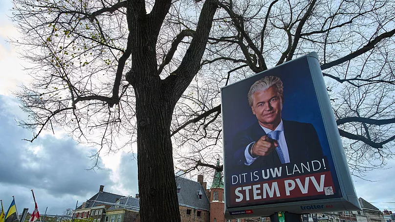 Un cartel electoral del partido PVV del legislador antiislámico Geert Wilders que dice 'This Is Your Land' en La Haya, Países Bajos, miércoles 22 de octubre de 2025.