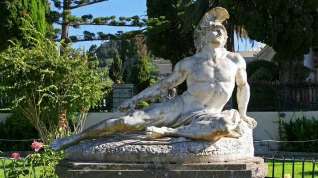 estatua de Aquiles