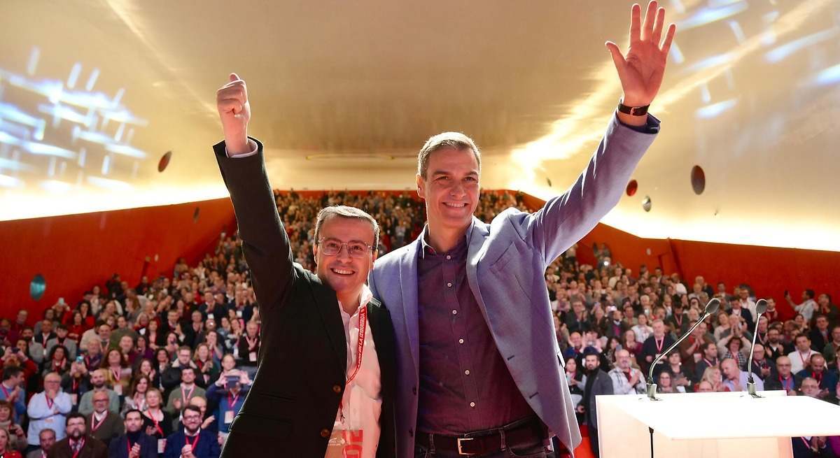 Pedro Sánchez, con Miguel Ángel Gallardo, en un acto del PSOE celebrado el pasado mes de enero.