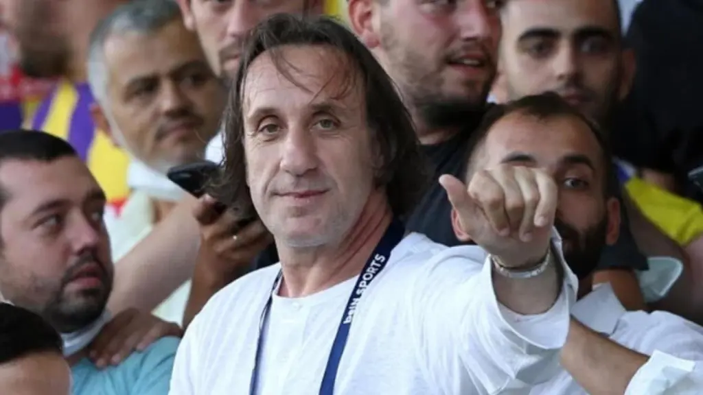 Murat Özkaya.
