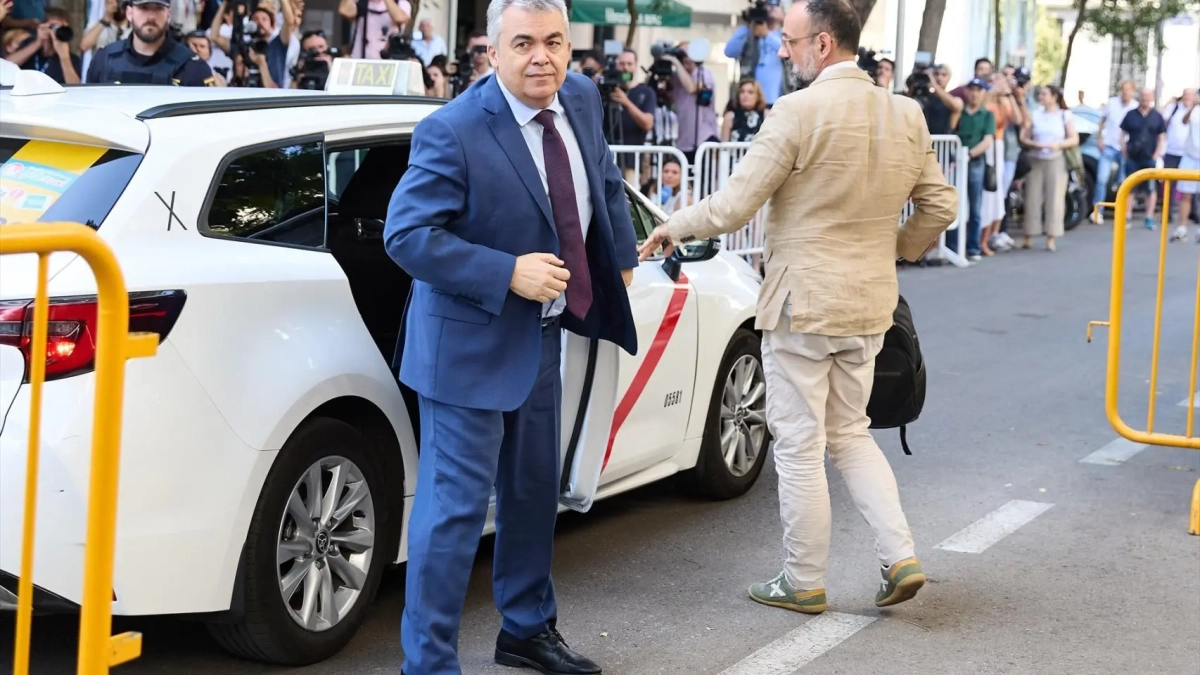 El exsecretario de Organización del PSOE Santos Cerdán a su llegada a declarar en el Tribunal Supremo.