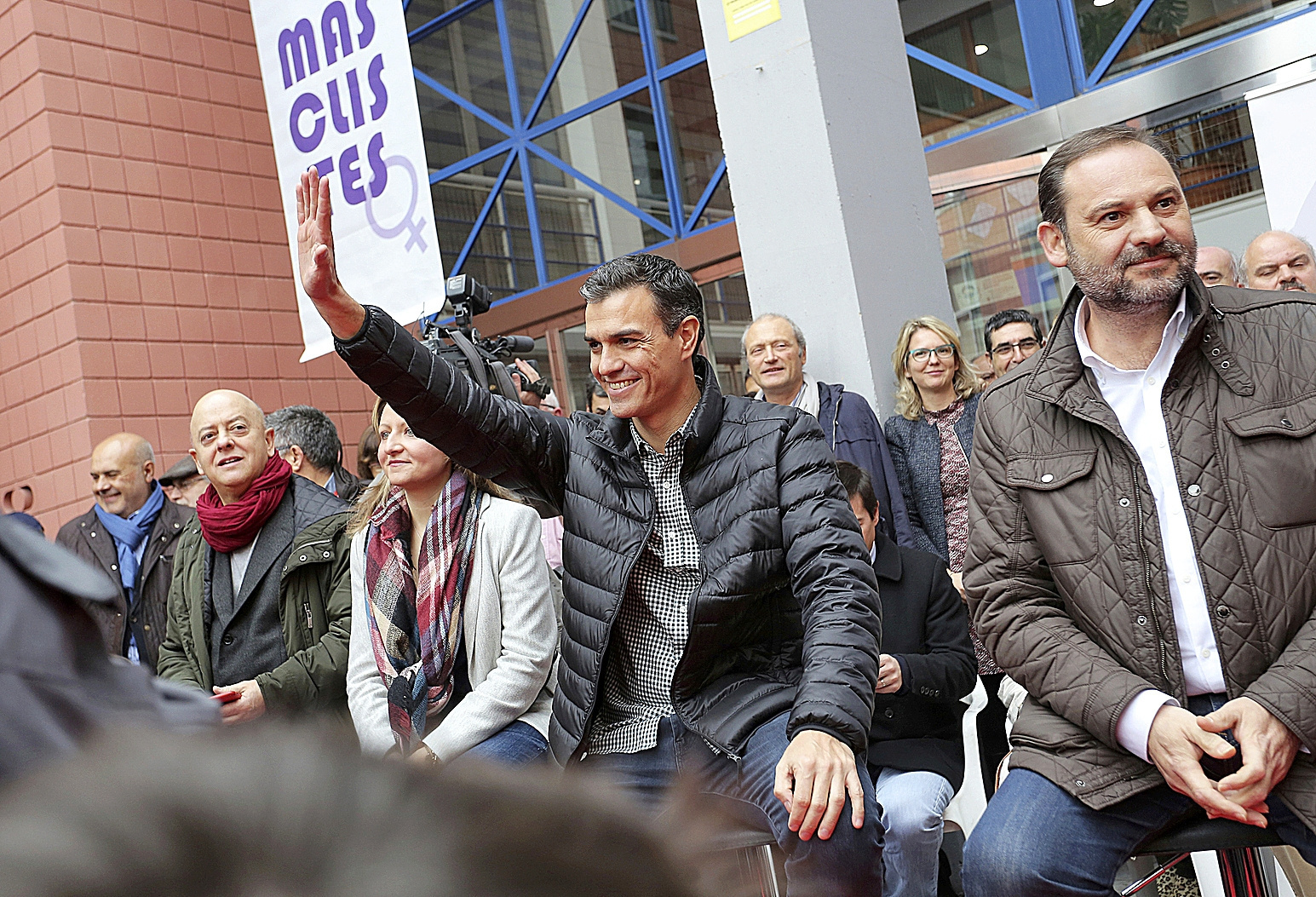 Pedro Sánchez y José Luis Ábalos en Chirivella (Valencia), en 2016.