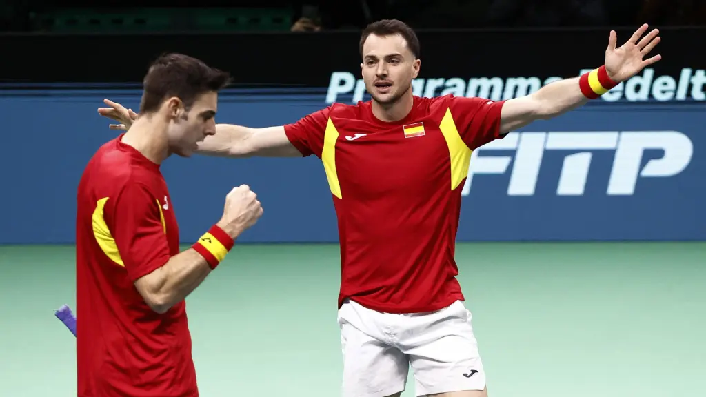 Pedro Martínez y Marcel Granollers celebran la victoria ante Alemania.