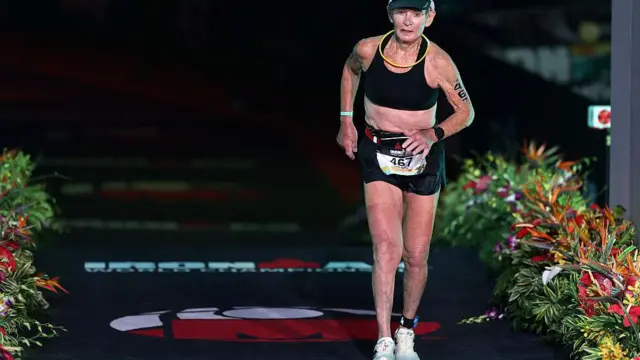 Natalie Grabow vestida con ropa deportiva en plena competición