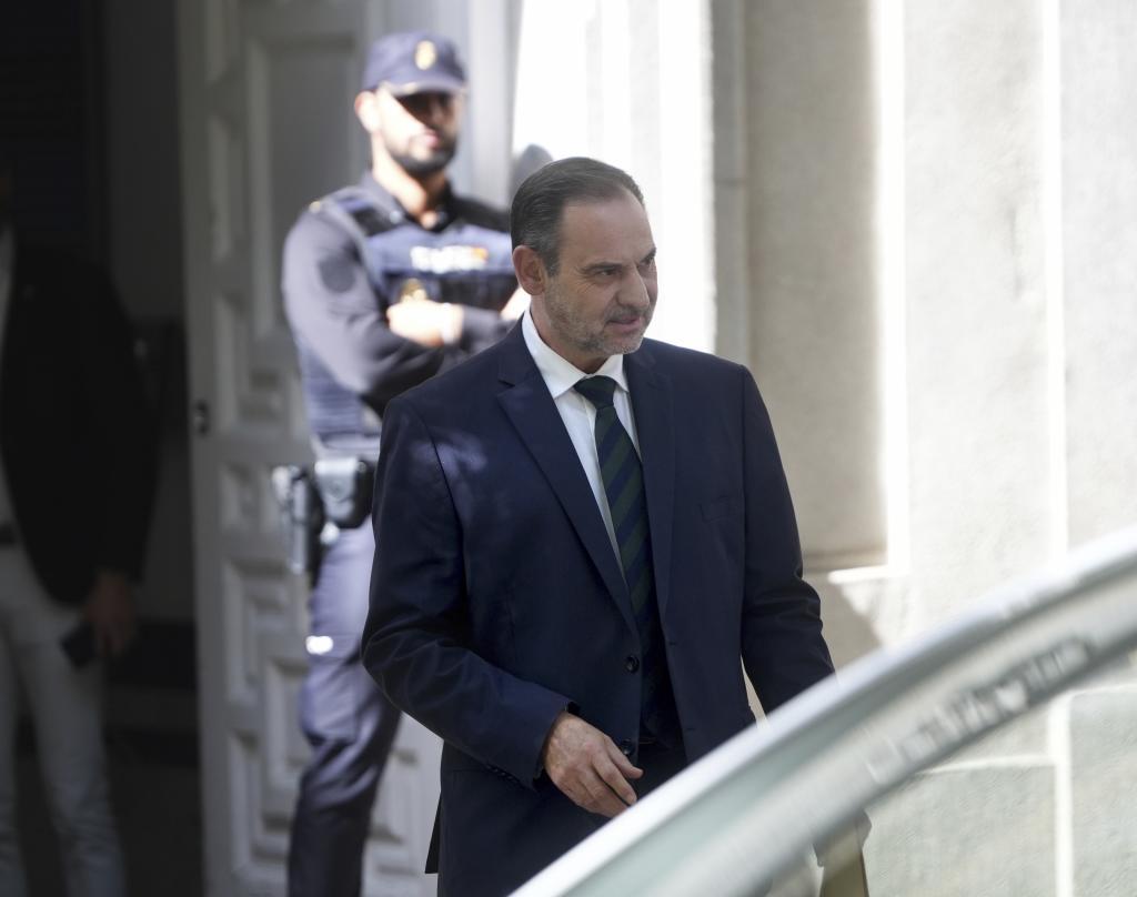 José Luis Ábalos sale del Tribunal Supremo tras declarar el pasado 15 de octubre.