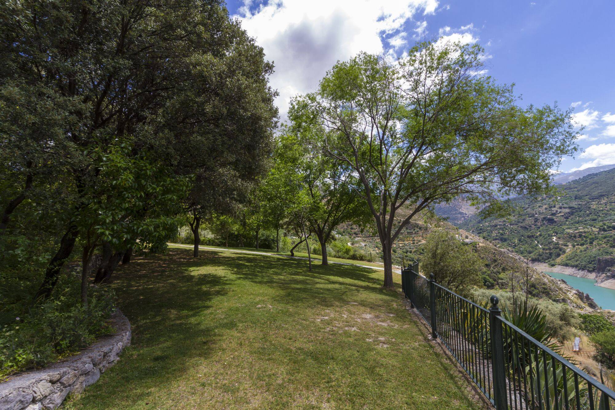 Foto: El camping al que tienes que ir sí o sí este otoño está en Andalucía. (Campingred/Las Lomas)