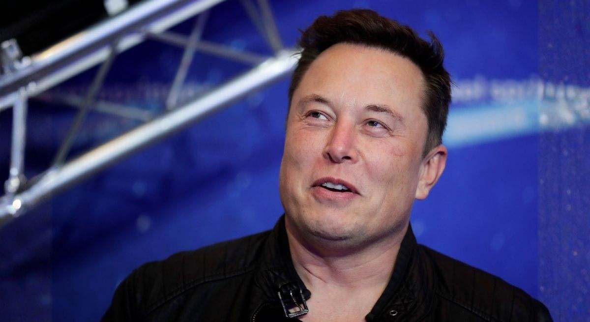 Elon Musk afirma que, en 10 a 20 años, el trabajo será opcional y el dinero dejará de ser relevante gracias a la IA y la robótica