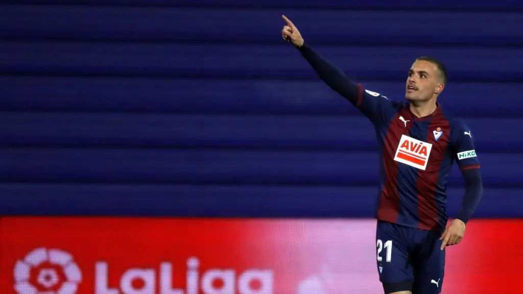 Pedro León celebra su tanto ante el Rayo