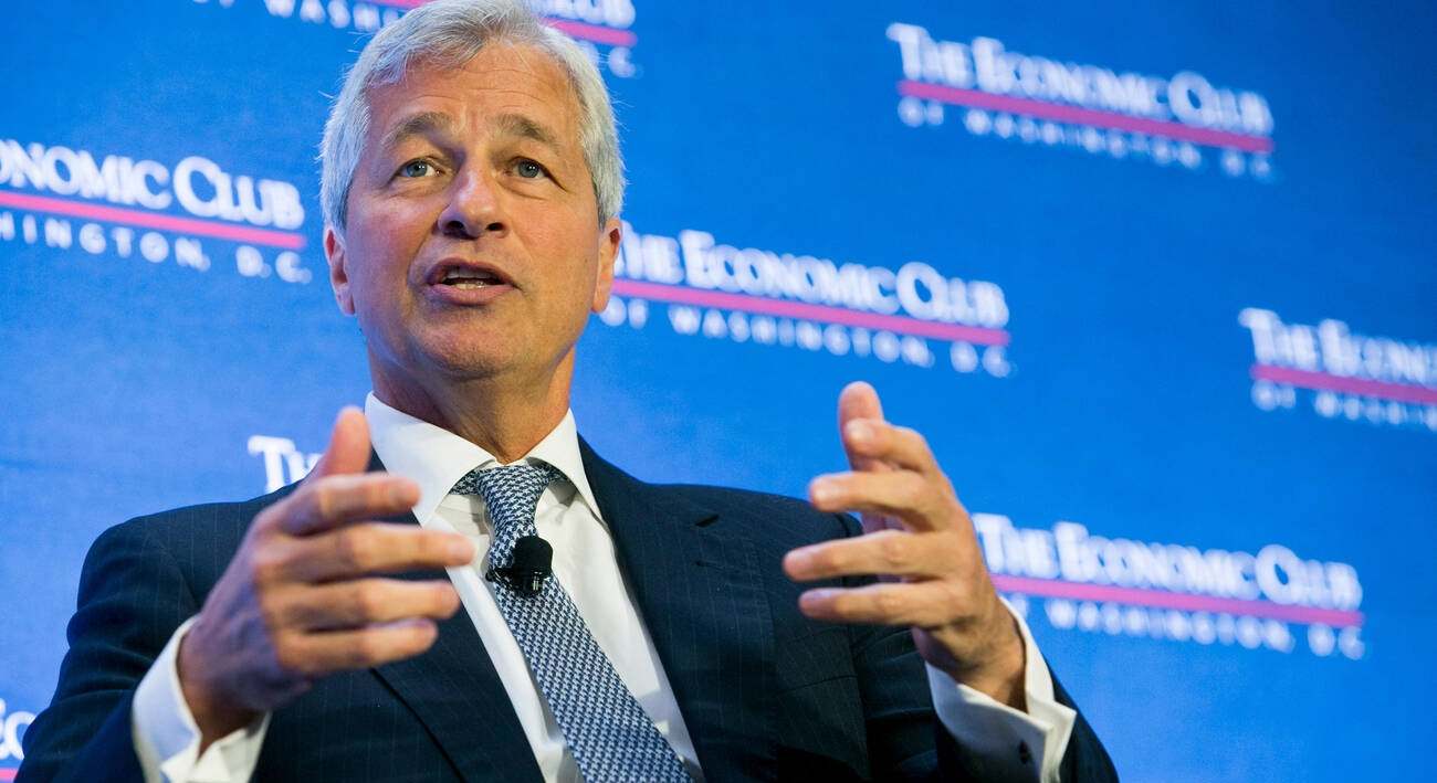 Jamie Dimon, CEO de JPMorgan sobre la IA: Dentro de 20, 30 o 40 años, Occidente trabajará tres días y medio a la semana"