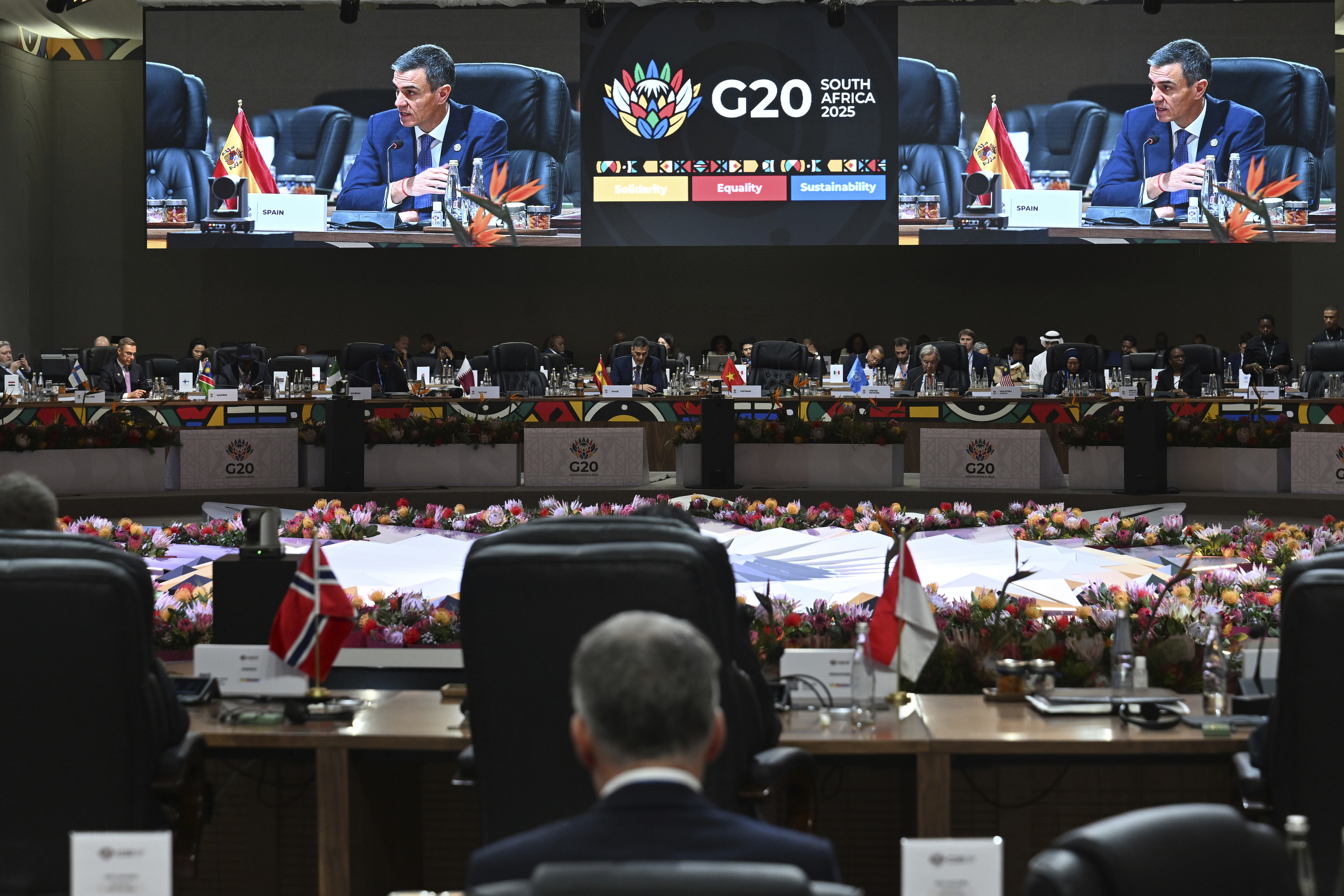Sánchez junto a otros líderes durante la segunda jornada de la cumbre del G-20 en Sudáfrica.