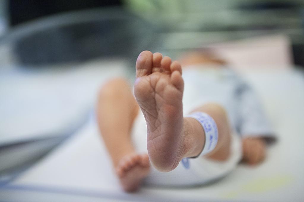 Un recién nacido en un hospital