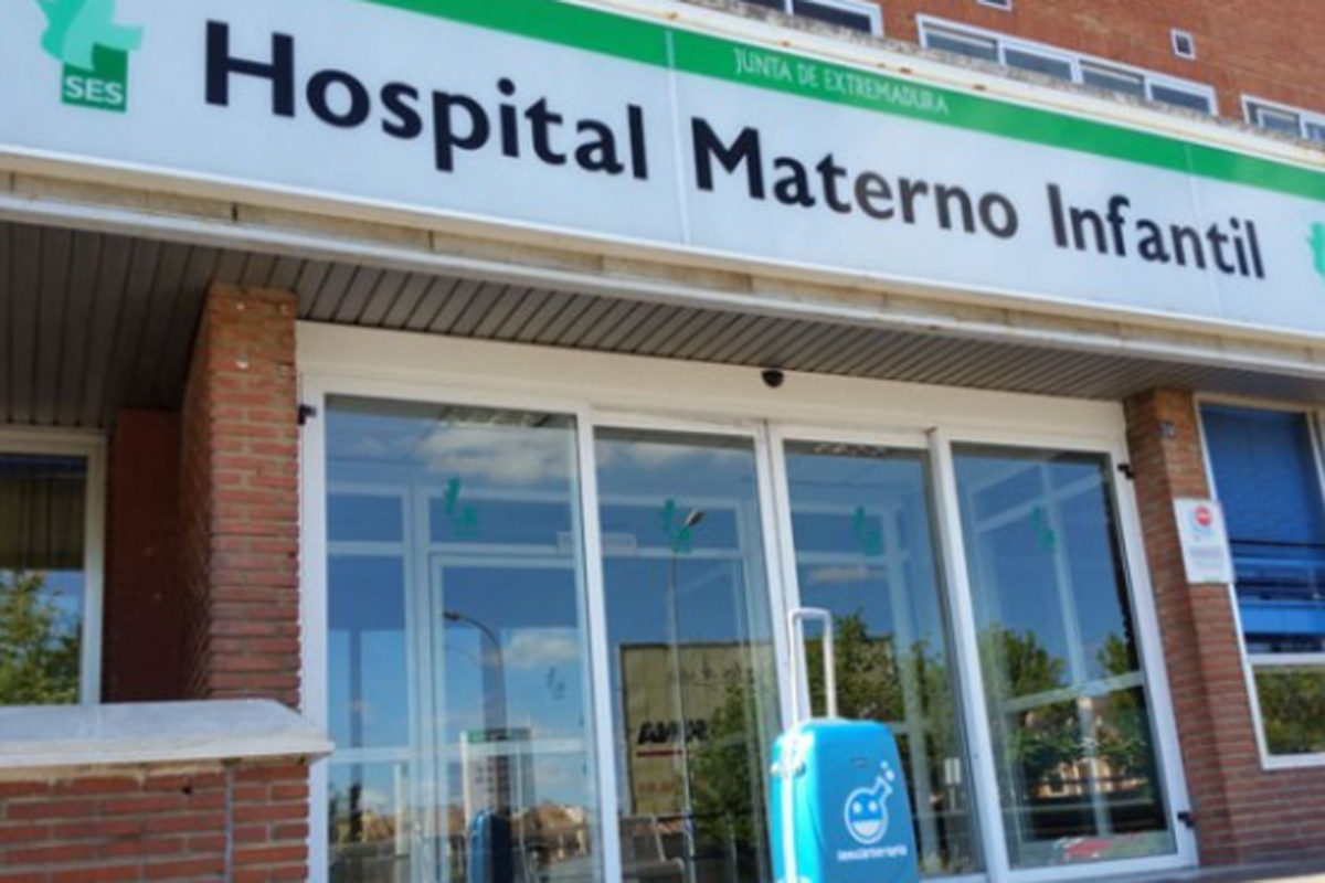 Acceso al hospital Materno Infantil de Badajoz.
