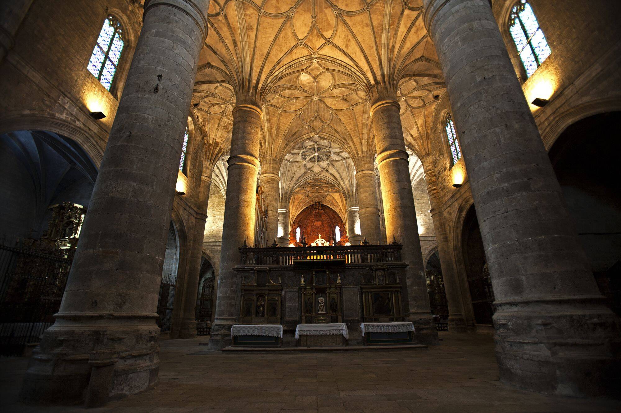 Foto: El pueblo medieval de Castilla y León que guarda una curiosa reliquia en su colegiata. (Turismo de Castilla y León)