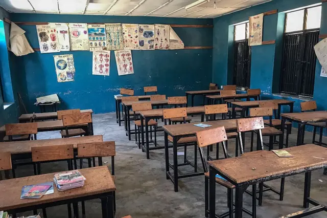 Un salón de clases del internado St. Mary's de Papiri, Nigeria