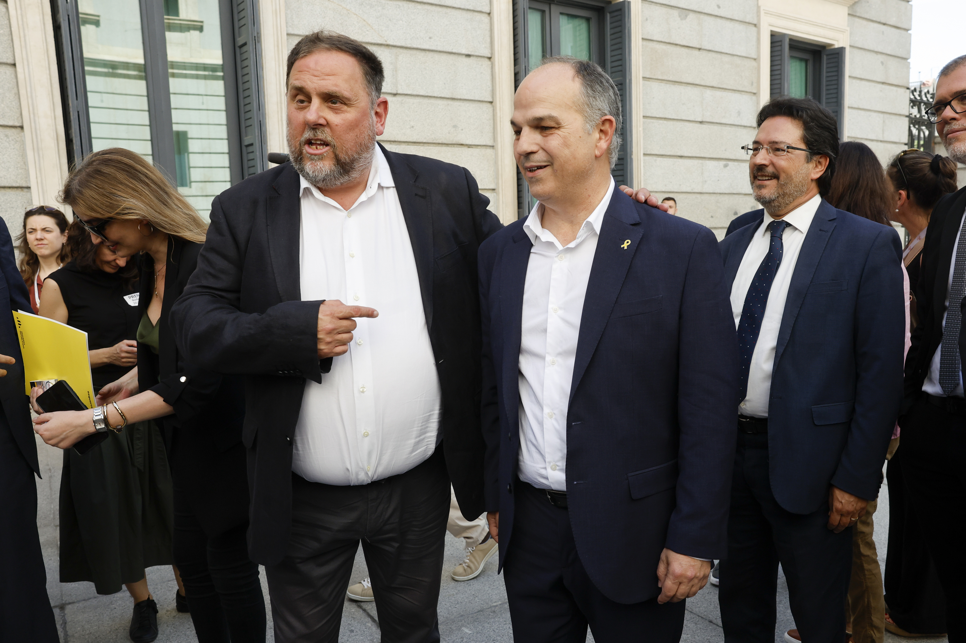 Oriol Junqueras y Jordi Turull celebran la aprobación de la Ley de Amnistía en el Congreso en mayo de 2024.