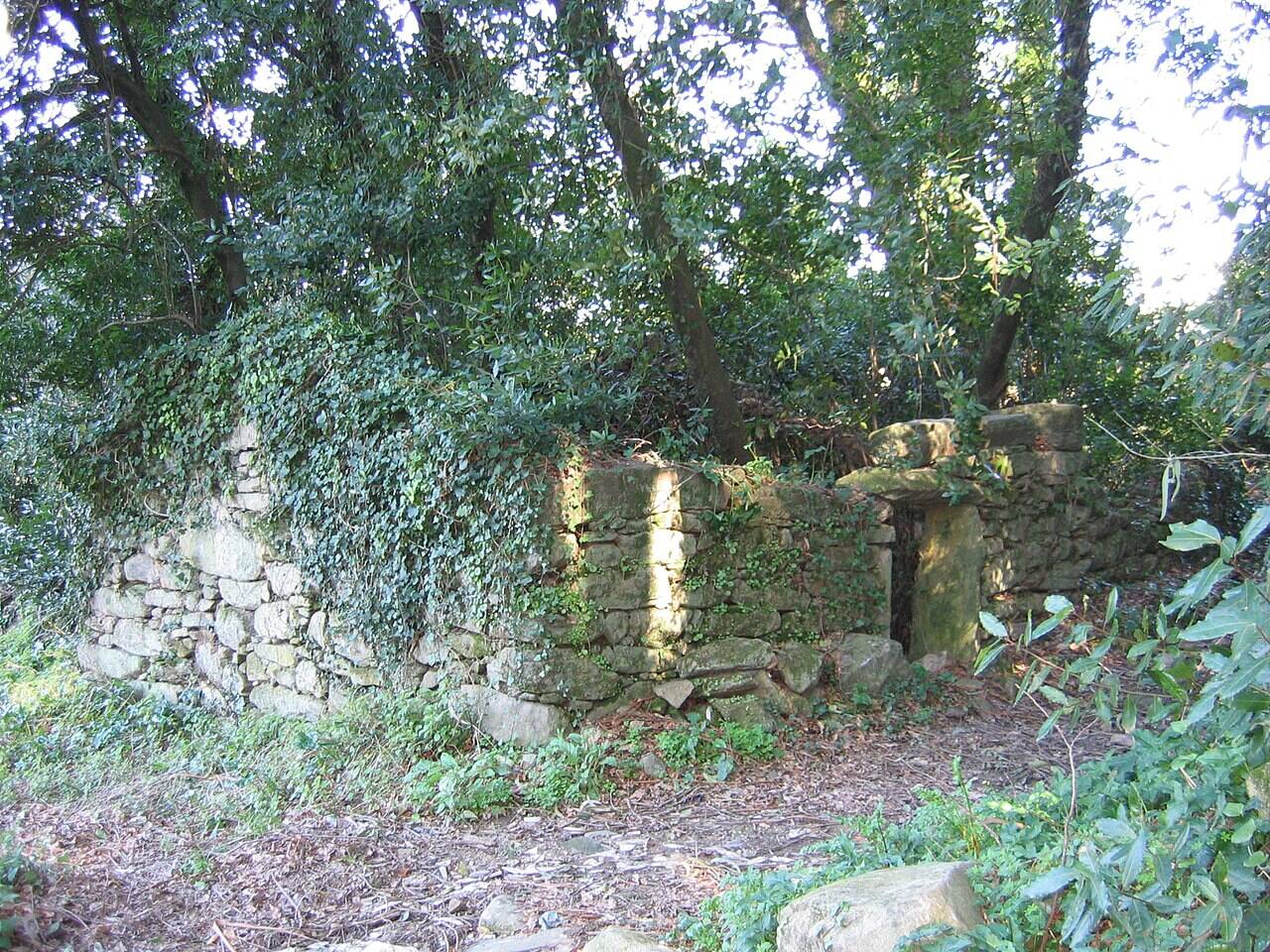 Foto: La aldea maldita gallega que quizá no te atrevas a descubrir. (Wikipedia/Lameiro)