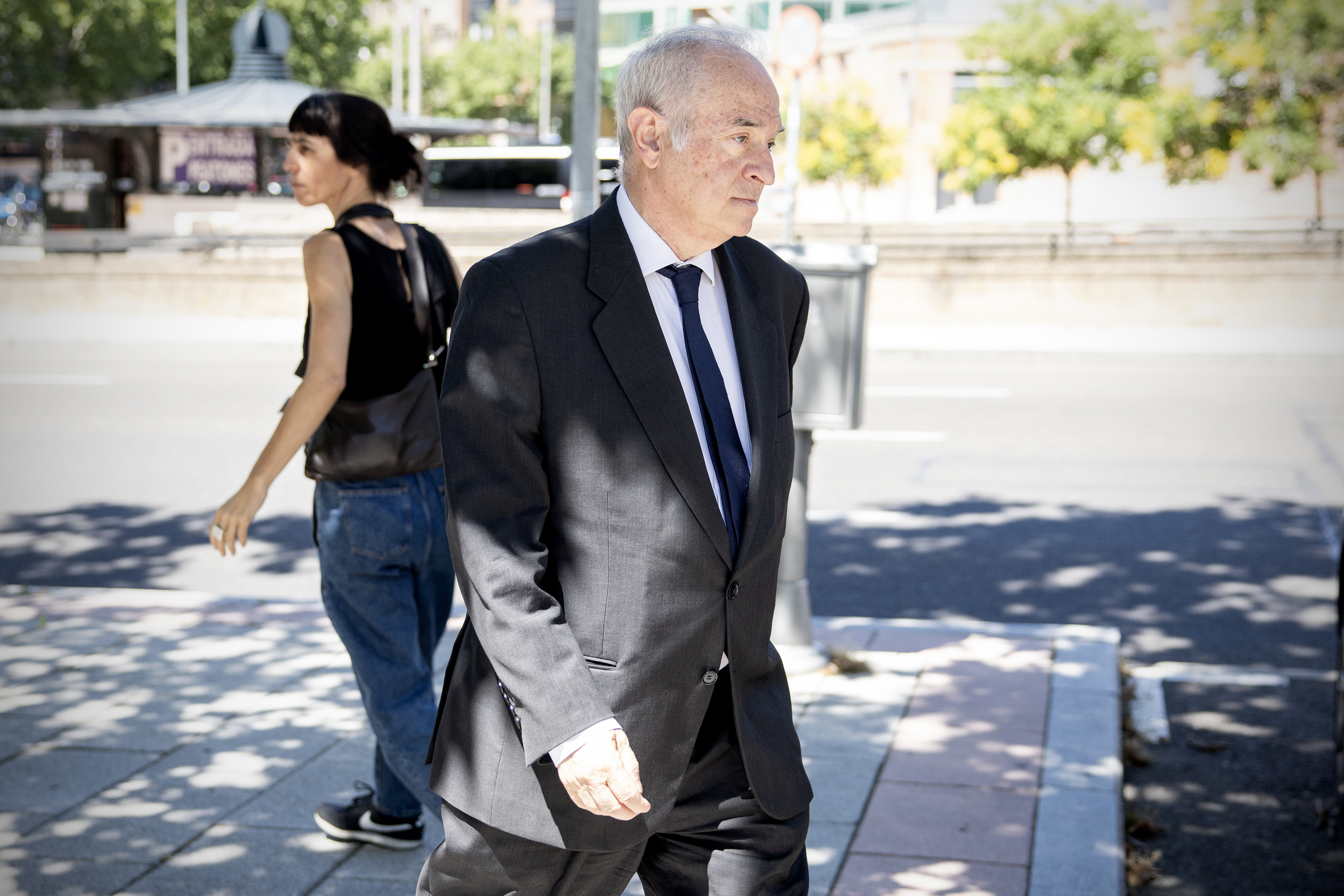 El juez Juan Carlos Peinado frente a los juzgados de Plaza Castilla.
