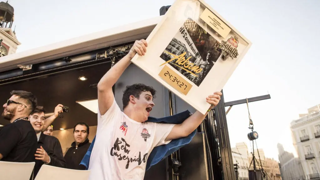 Arkano, tras lograr su récord Guinness en la Puerta del Sol en 2016