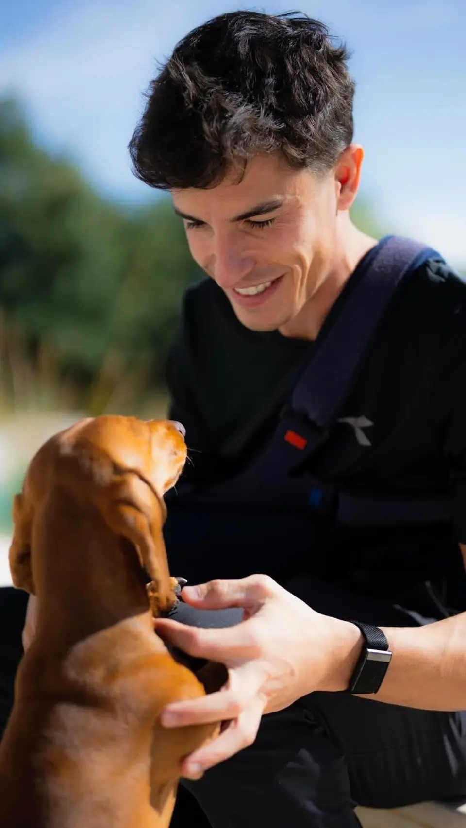 La faceta más humana y solidaria de Marc Márquez, lejos del ruido del circuito.