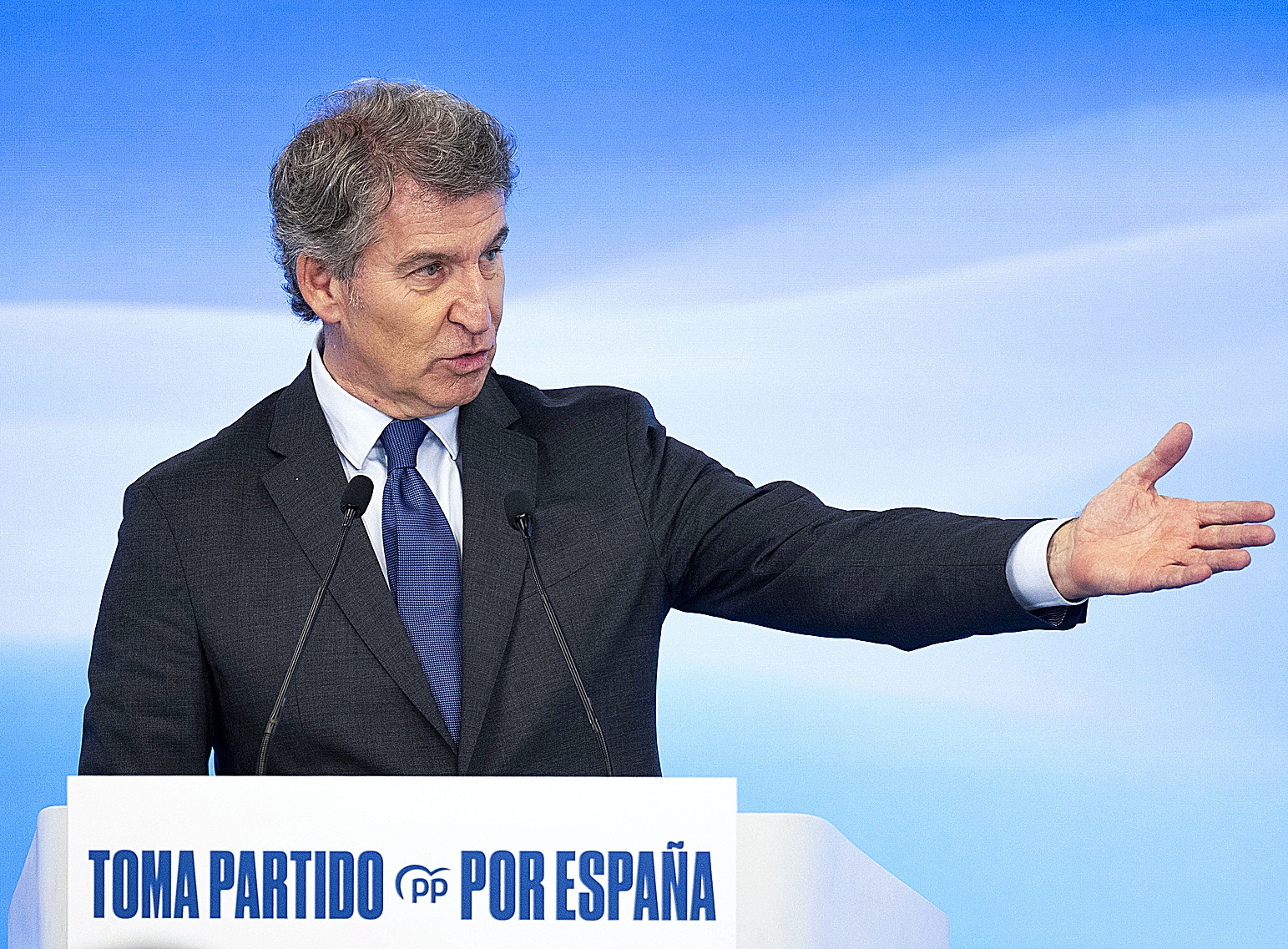 El presidente del PP, Alberto Núñez Feijóo, interviene en un acto en Santander.
