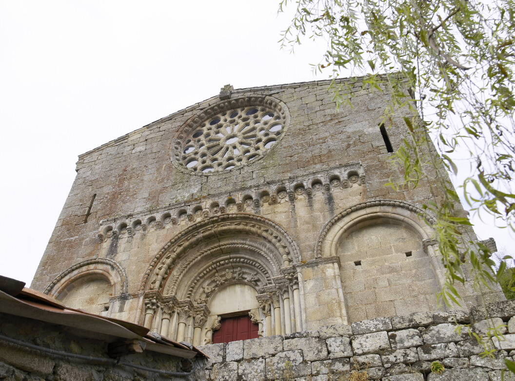 Foto: La desconocida iglesia románica que es una de las más bellas de España. (Turismo de Galicia)