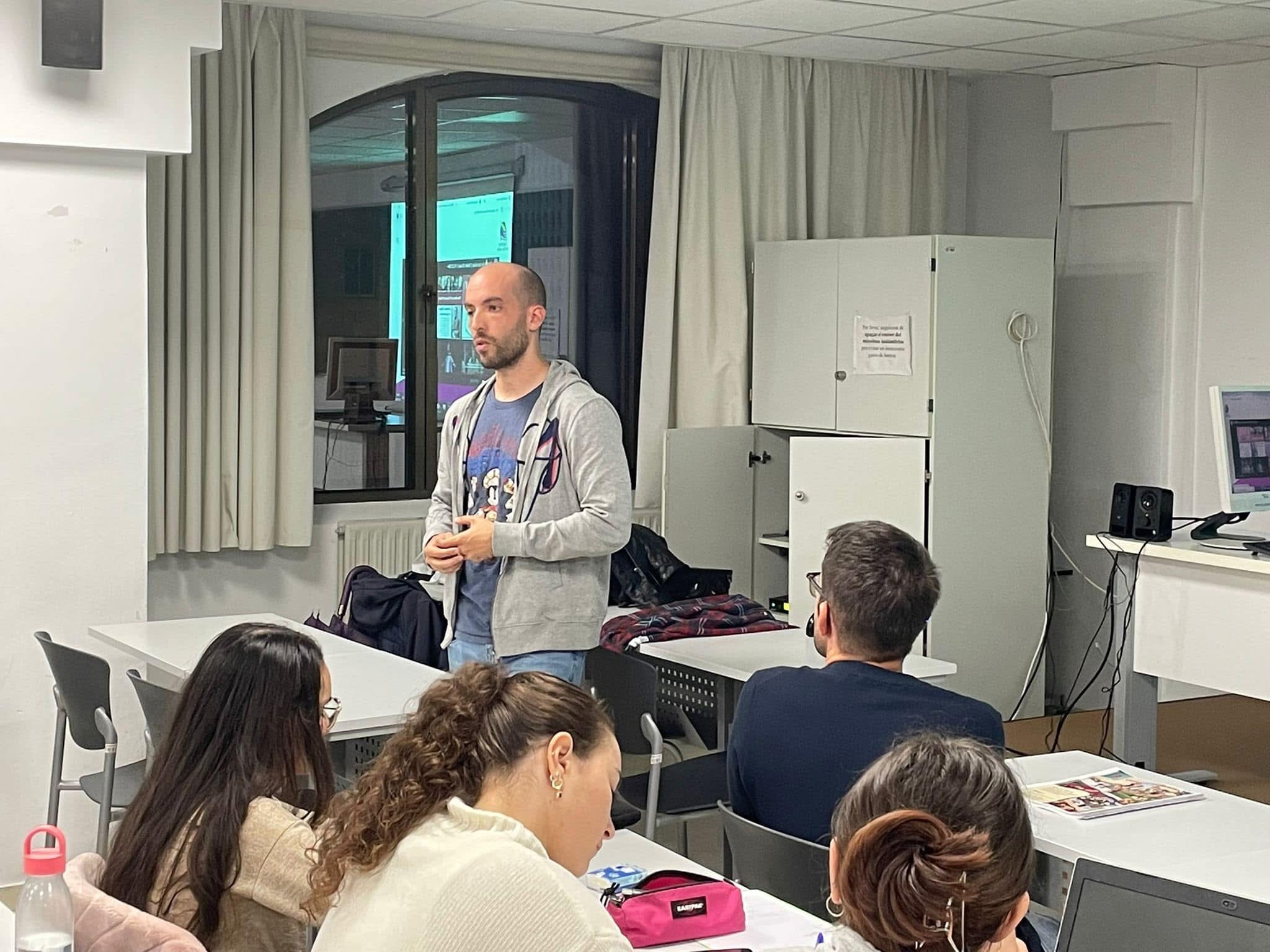 Foto: David Armenteros impartiendo una de sus clases. (Cedida)