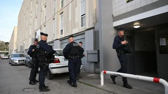 Policías en Marsella