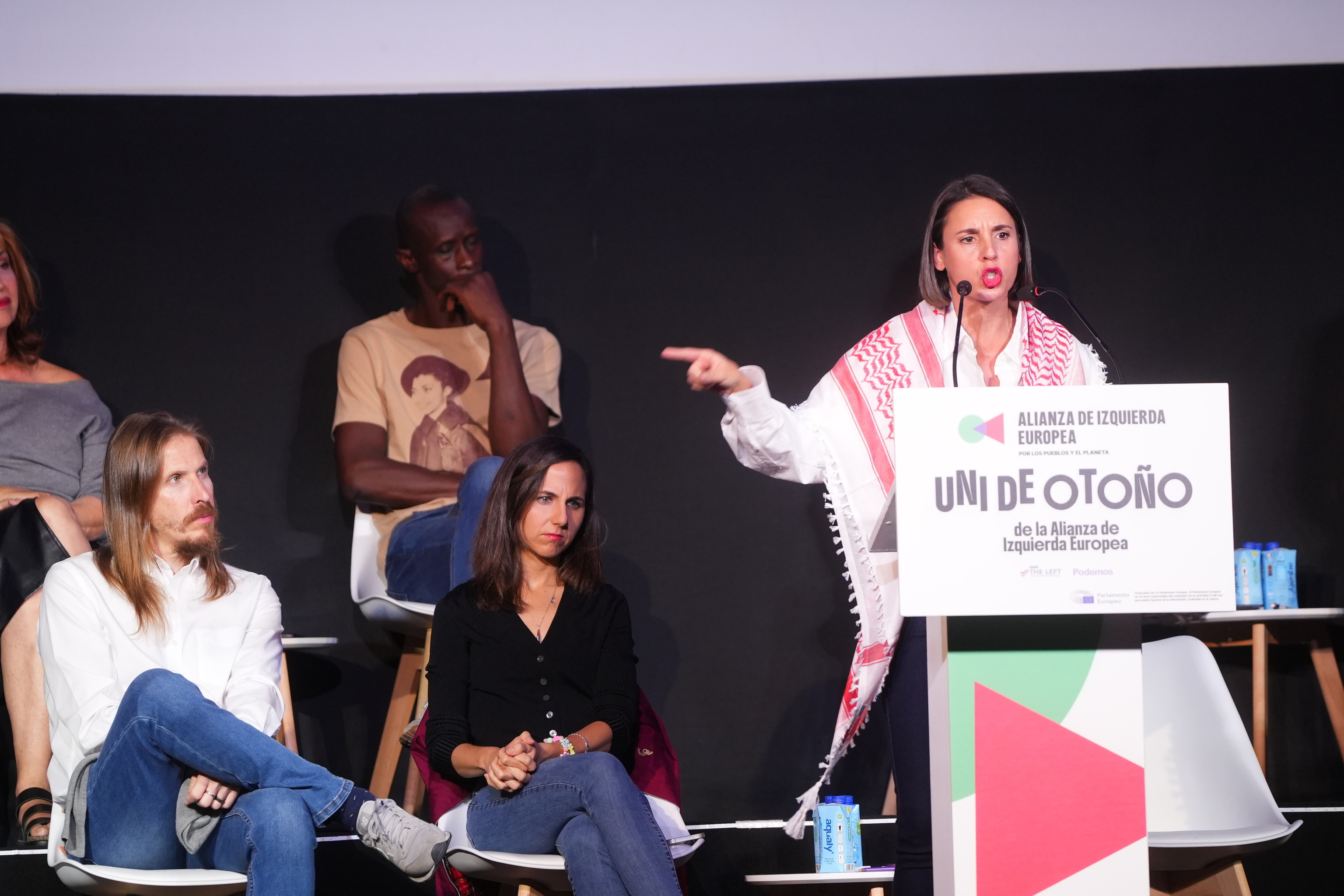 Irene Montero interviene en un acto junto a Ione Belarra y Pablo Fernández, de Podemos.