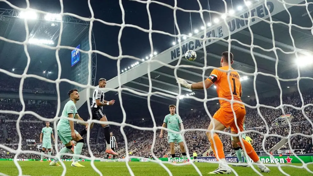 Gol de Joelinton, del Newcastle, contra el Athletic en la Champions League