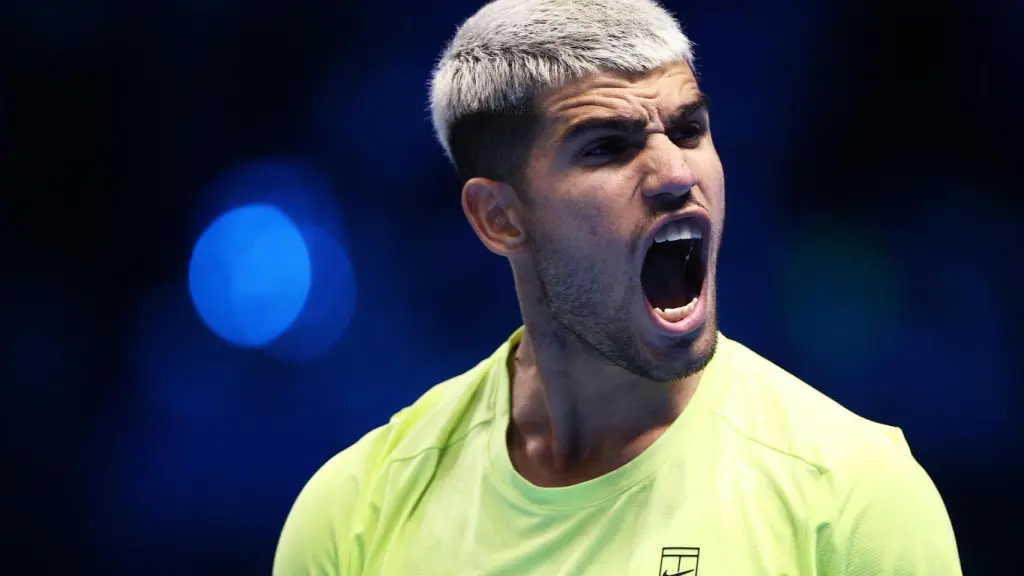 Carlos Alcaraz celebra un punto ante Taylor Fritz.