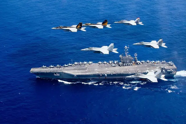 Uno de los portaaviones de EE.UU.