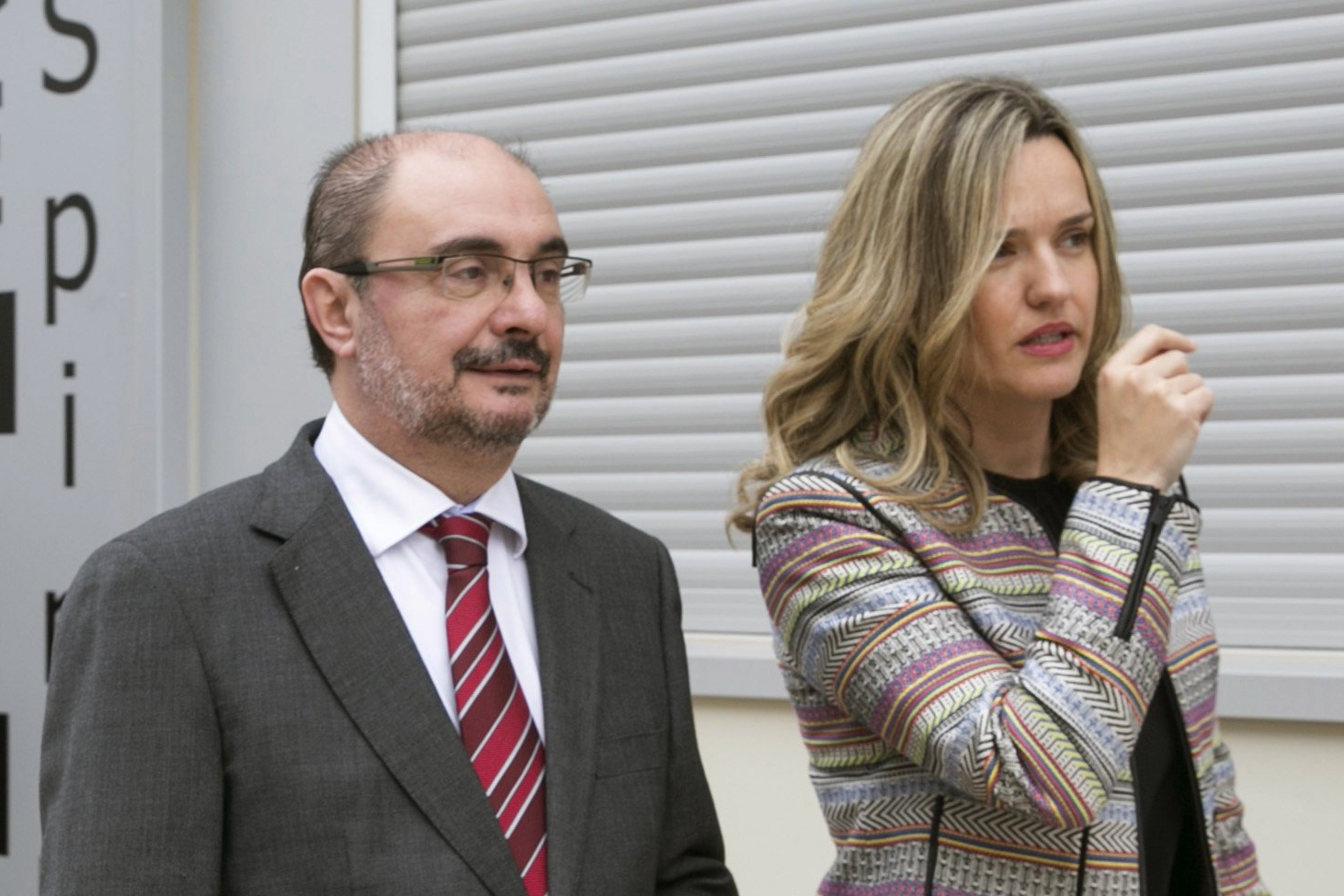 Alegría, en 2016, con Javier Lambán.