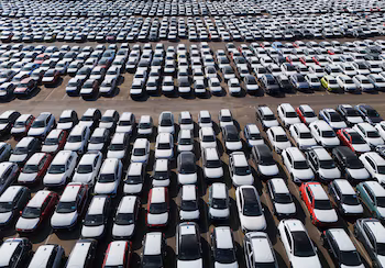 Un montón de coches (EFE/EPA/NEIL