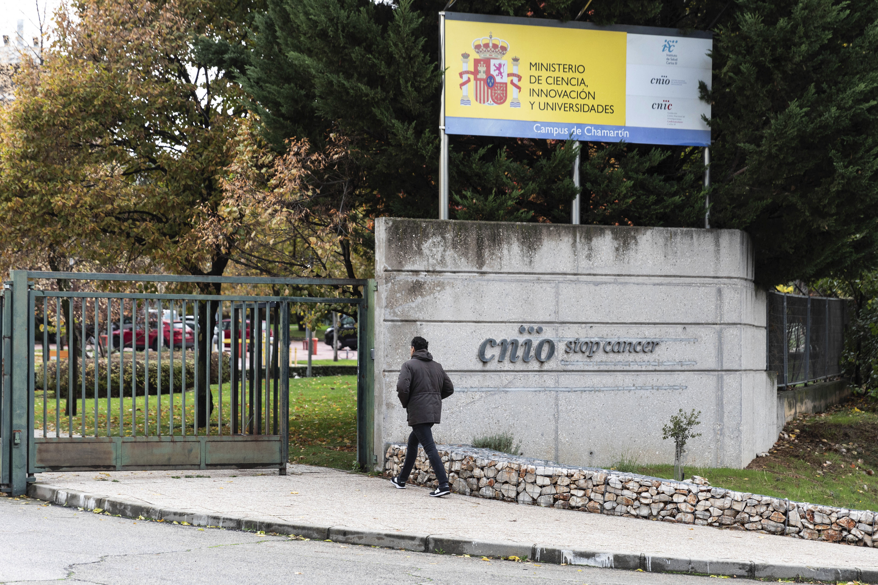 El acceso al Centro Nacional de Investigaciones Oncológicas (CNIO) en Madrid.