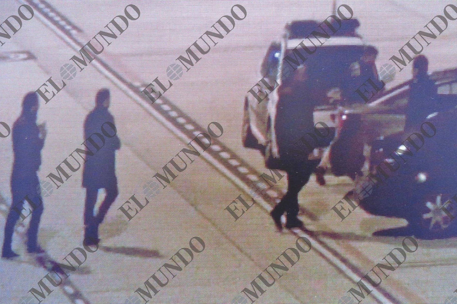 José Luis Ábalos, en Barajas, tras el aterrizaje de la vicepresidenta de Venezuela Delcy Rodríguez.