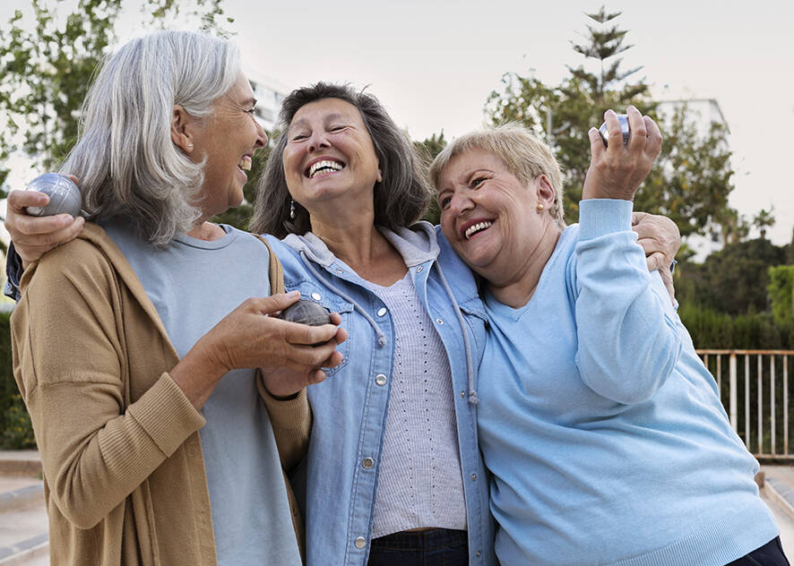Cultivar las relaciones personales protege de la tristeza y el aislamiento social. (Freepik)