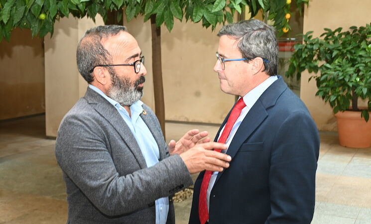 El presidente socialista de la Diputación de Cáceres, Miguel Ángel Morales, con Miguel Ángel Gallardo.