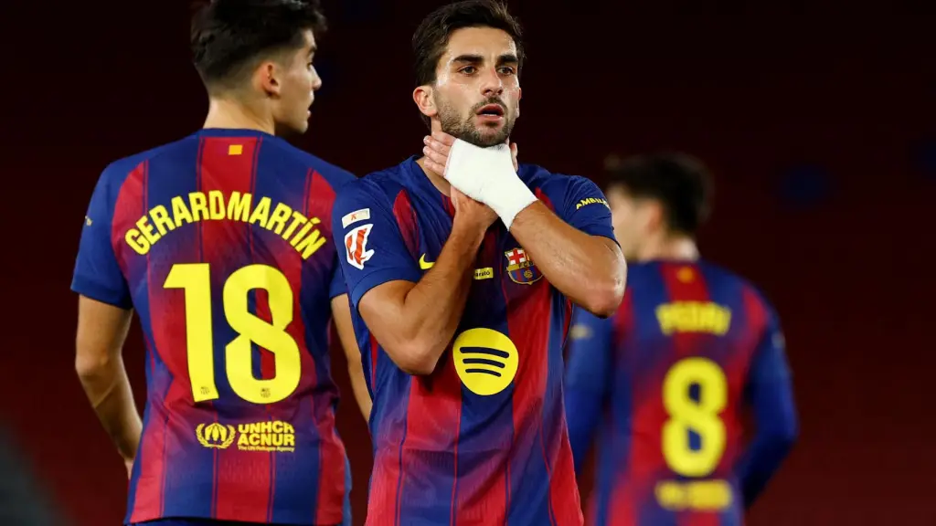 Ferran Torres, en la celebración de su gol anulado.