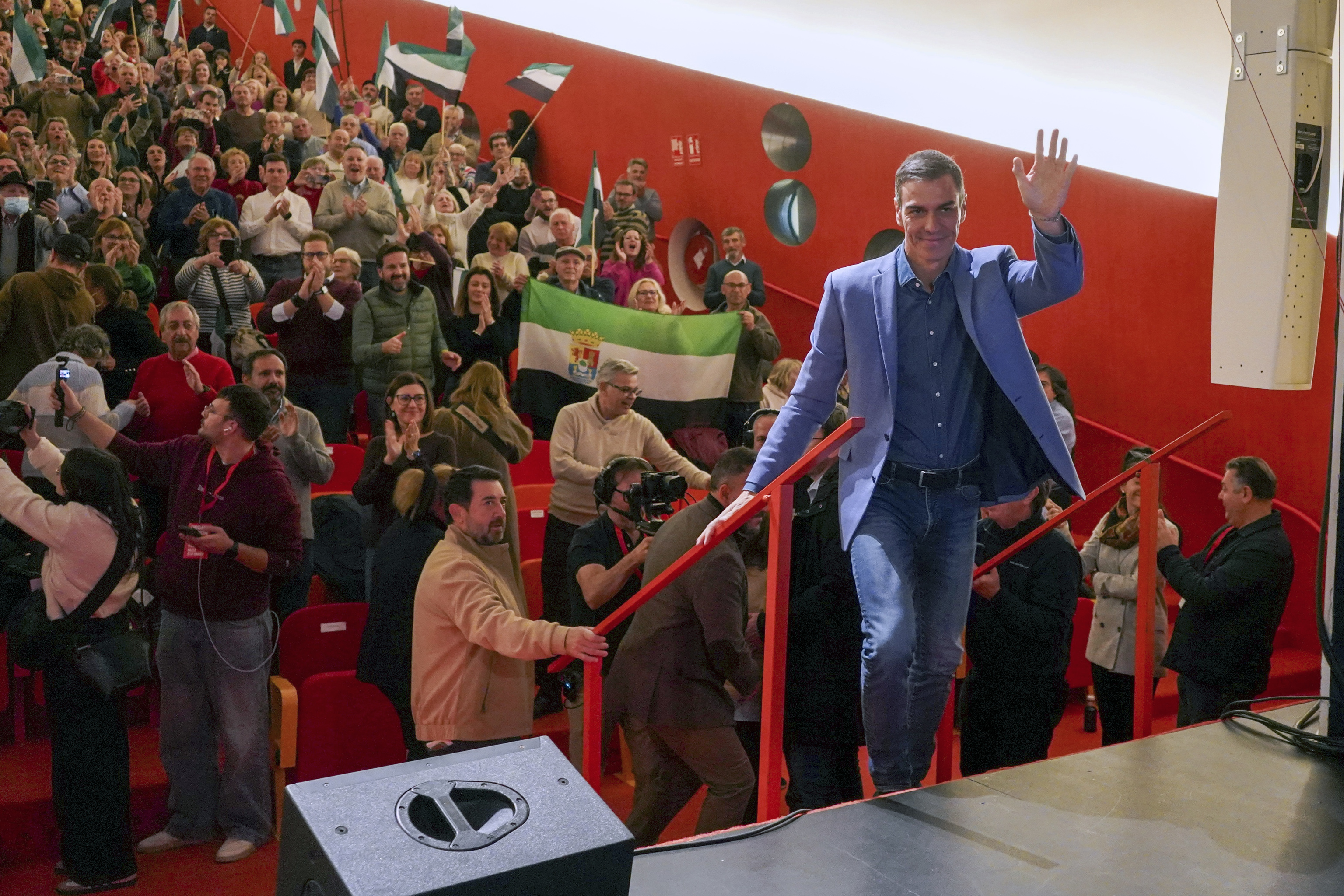Pedro Sánchez asiste un acto político celebrado este jueves en Plasencia (Cáceres).
