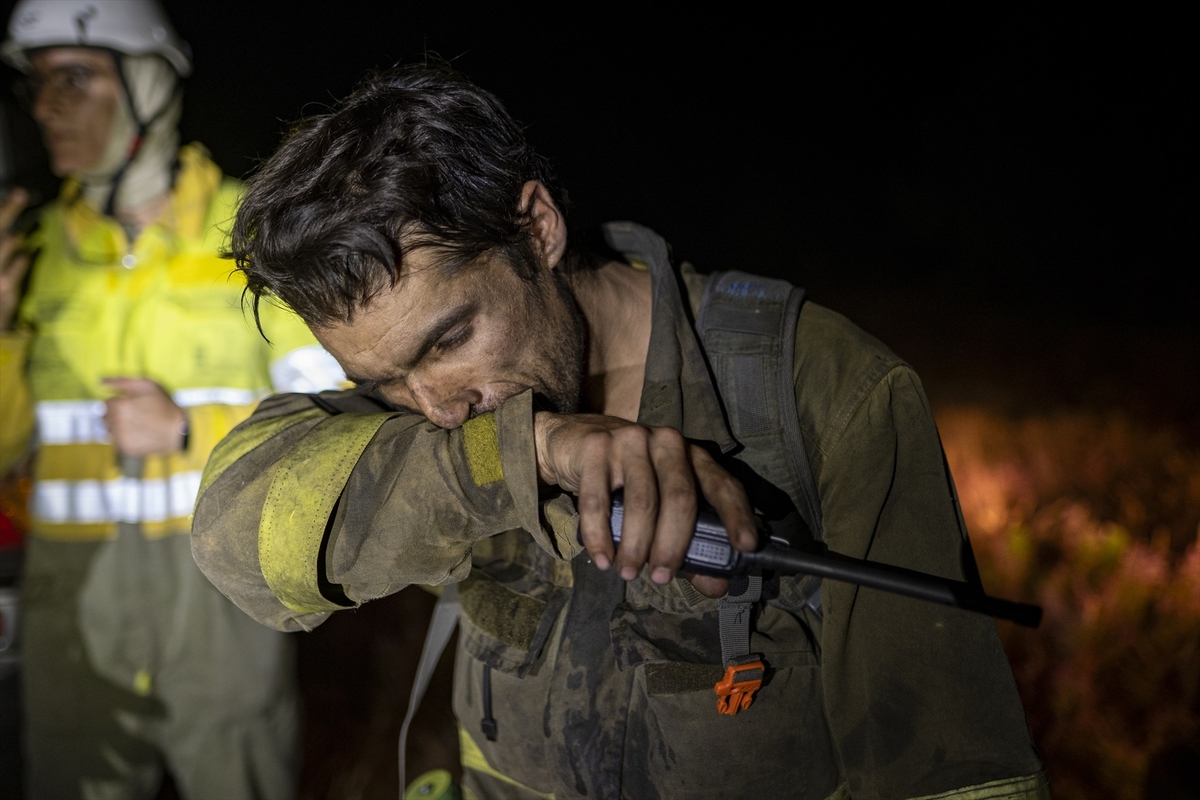 Un bombero forestal, a 22