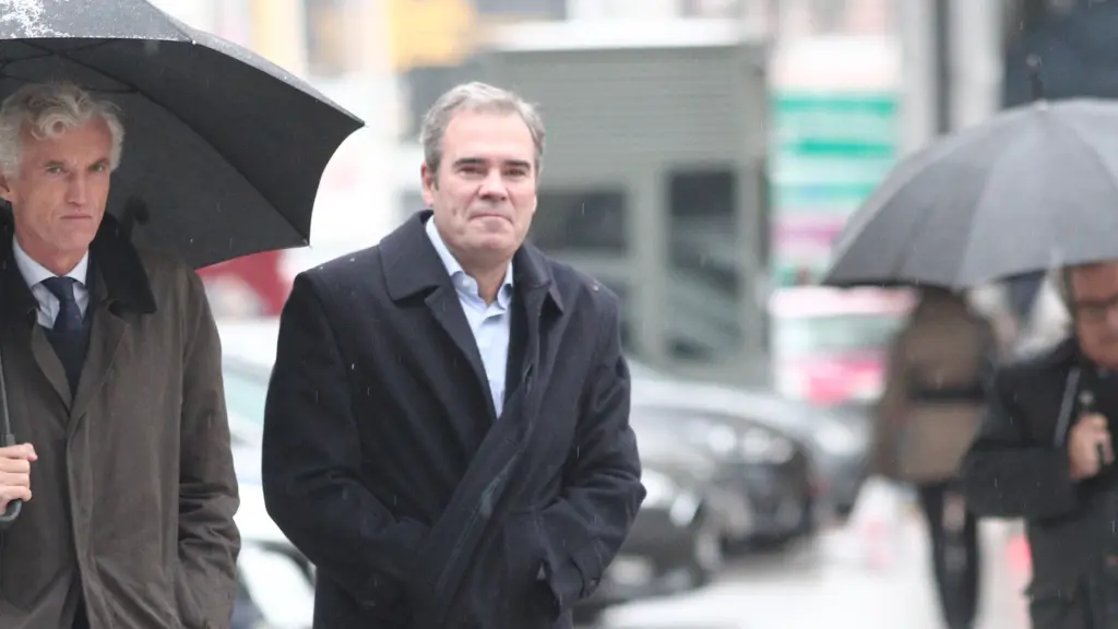 Javier Pérez Dolset, sin paraguas, en una imagen de 2019.