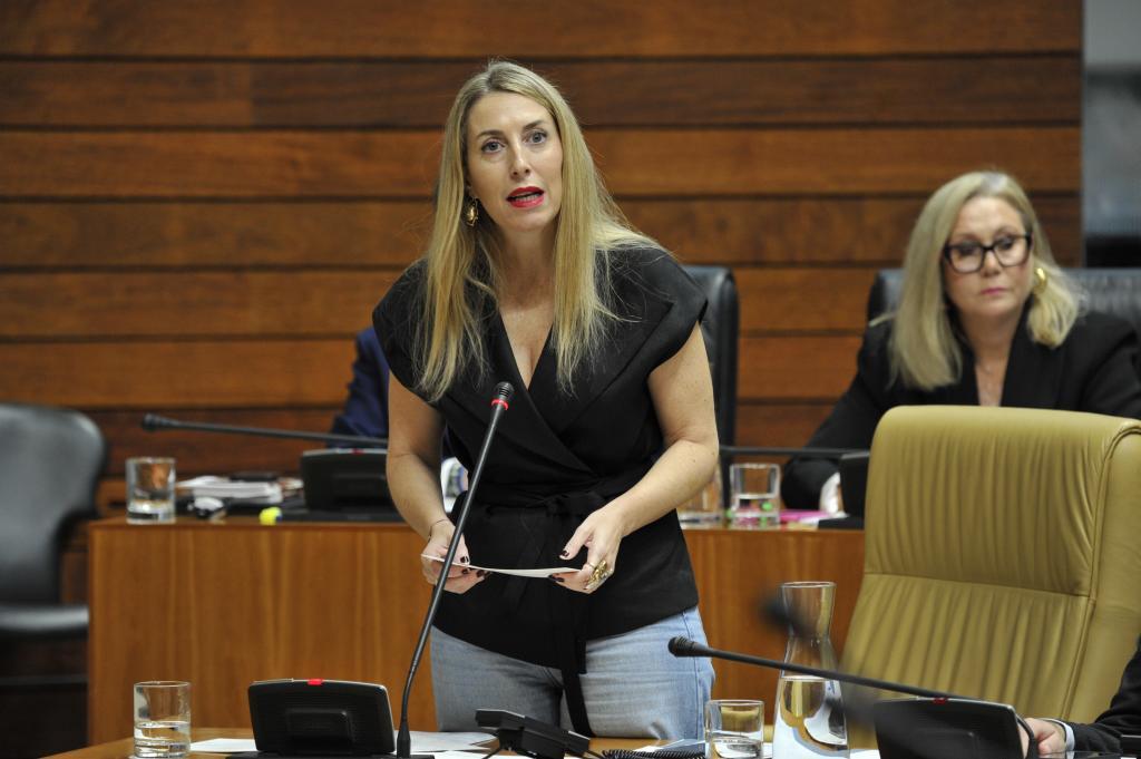 María Guardiola, el pasado octubre, en un pleno de la Asamblea de Extremadura.