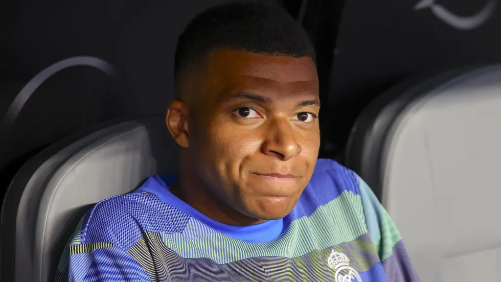 Kylian Mbappé, en el banquillo del Real Madrid