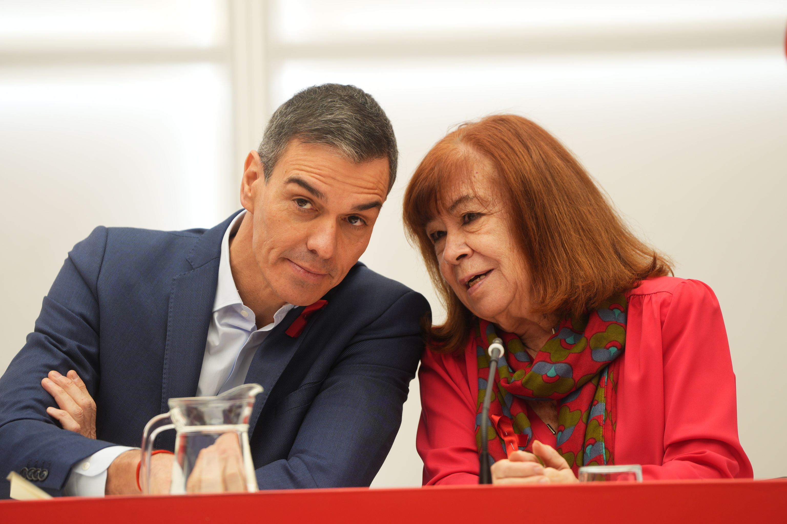 Pedro Sánchez y Cristina Narbona, presidenta del PSOE.