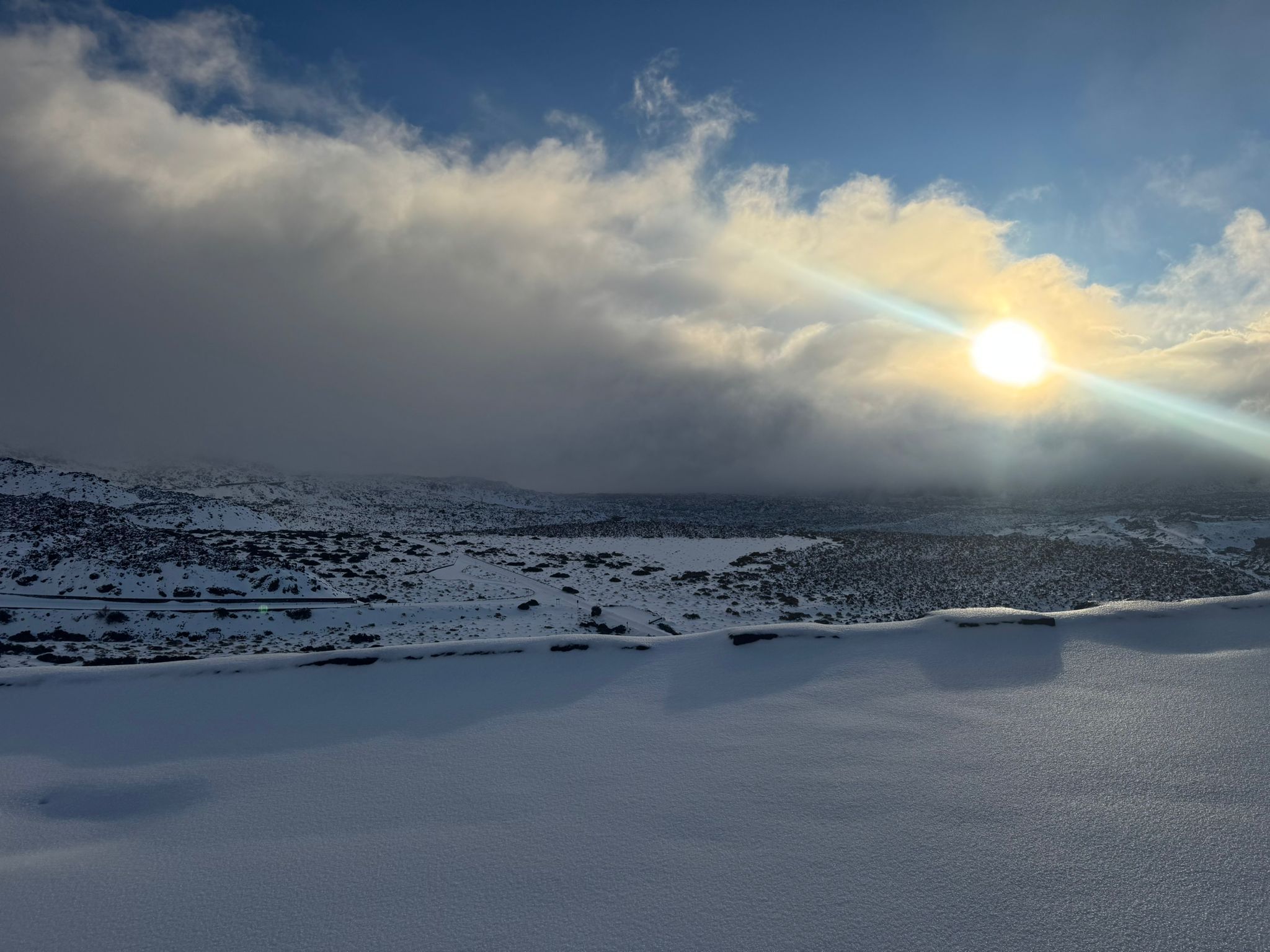 Emilia deja metro y medio de nieve en el Teide.