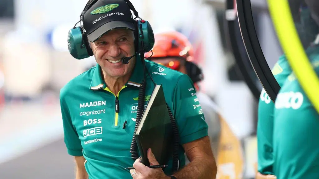 Adrian Newey, en el muro de Aston Martin F1