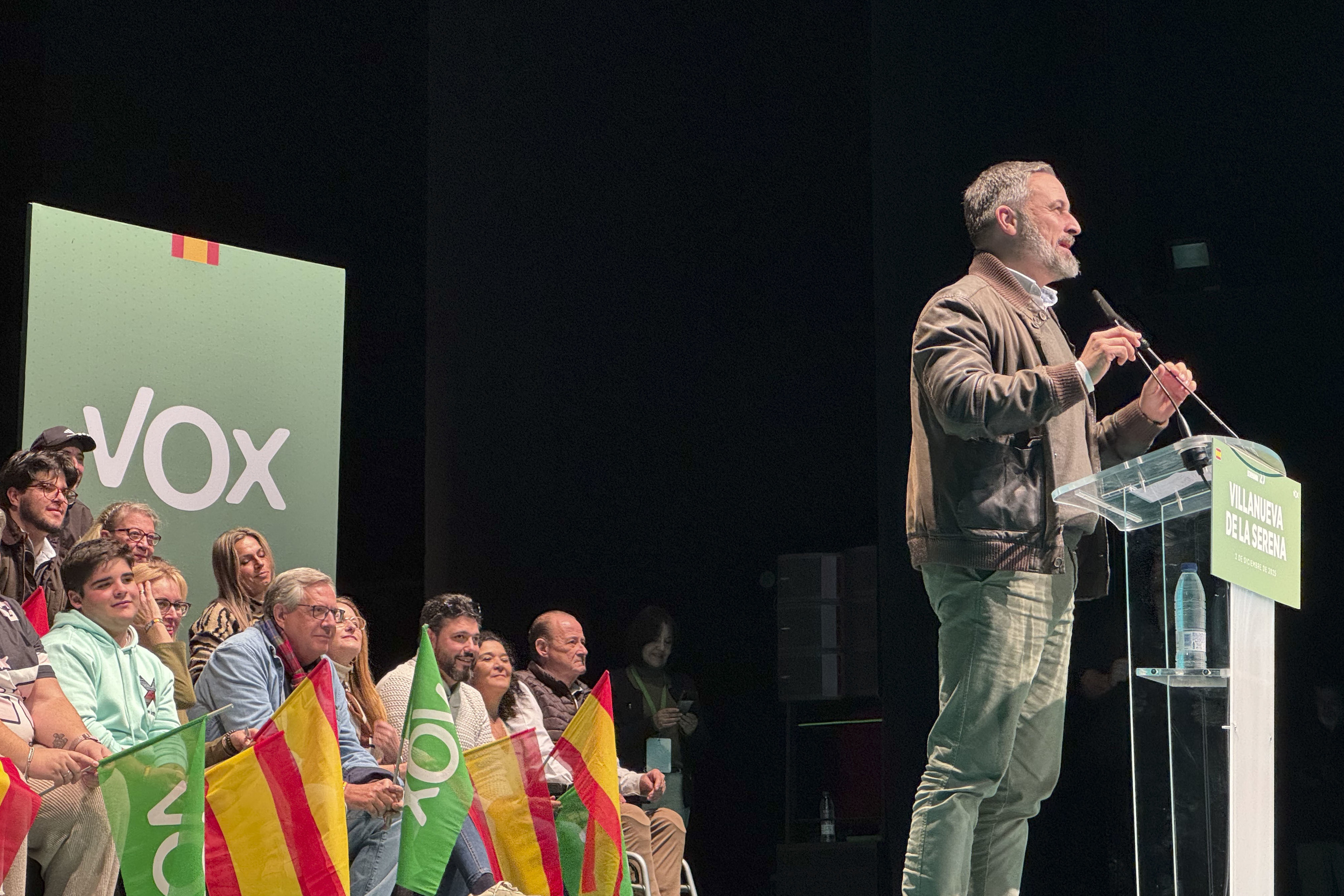 El presidente de Vox, Santiago Abascal, en un acto electoral en Villanueva de la Serena (Badajoz).