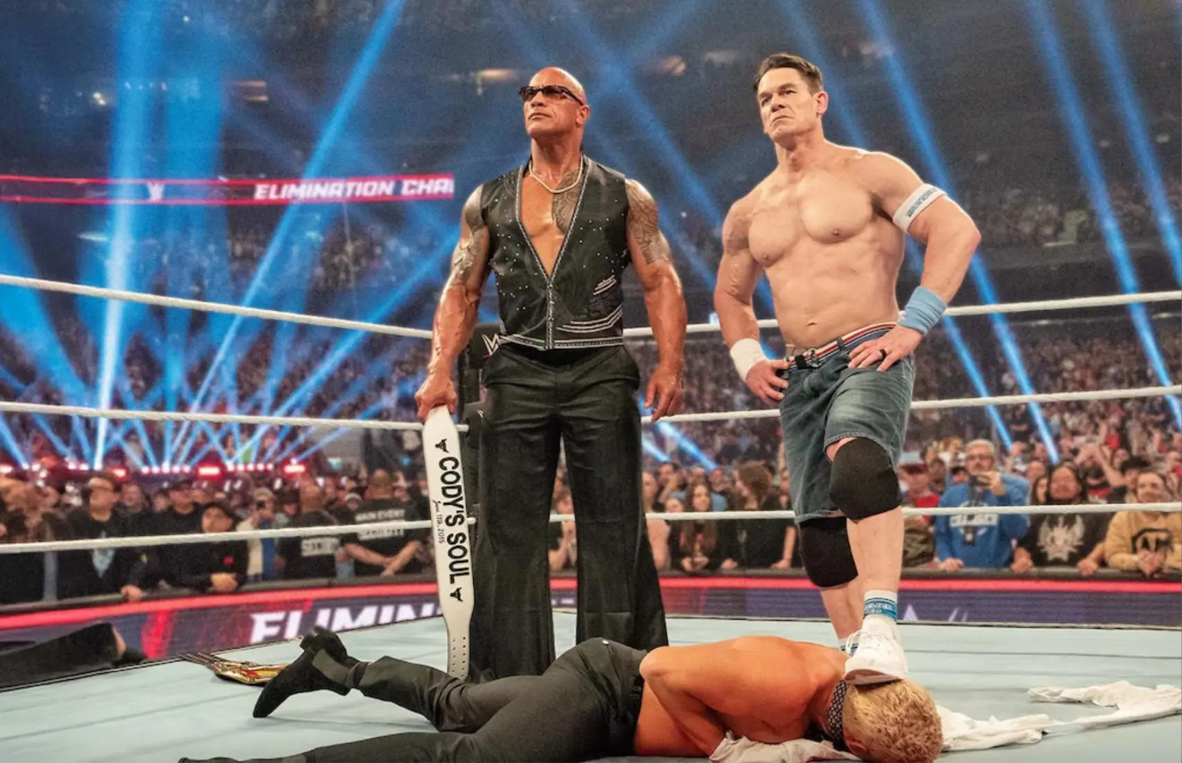John Cena, junto a The Rock, en su memorable cambio a villano en Elimination Chamber 2025