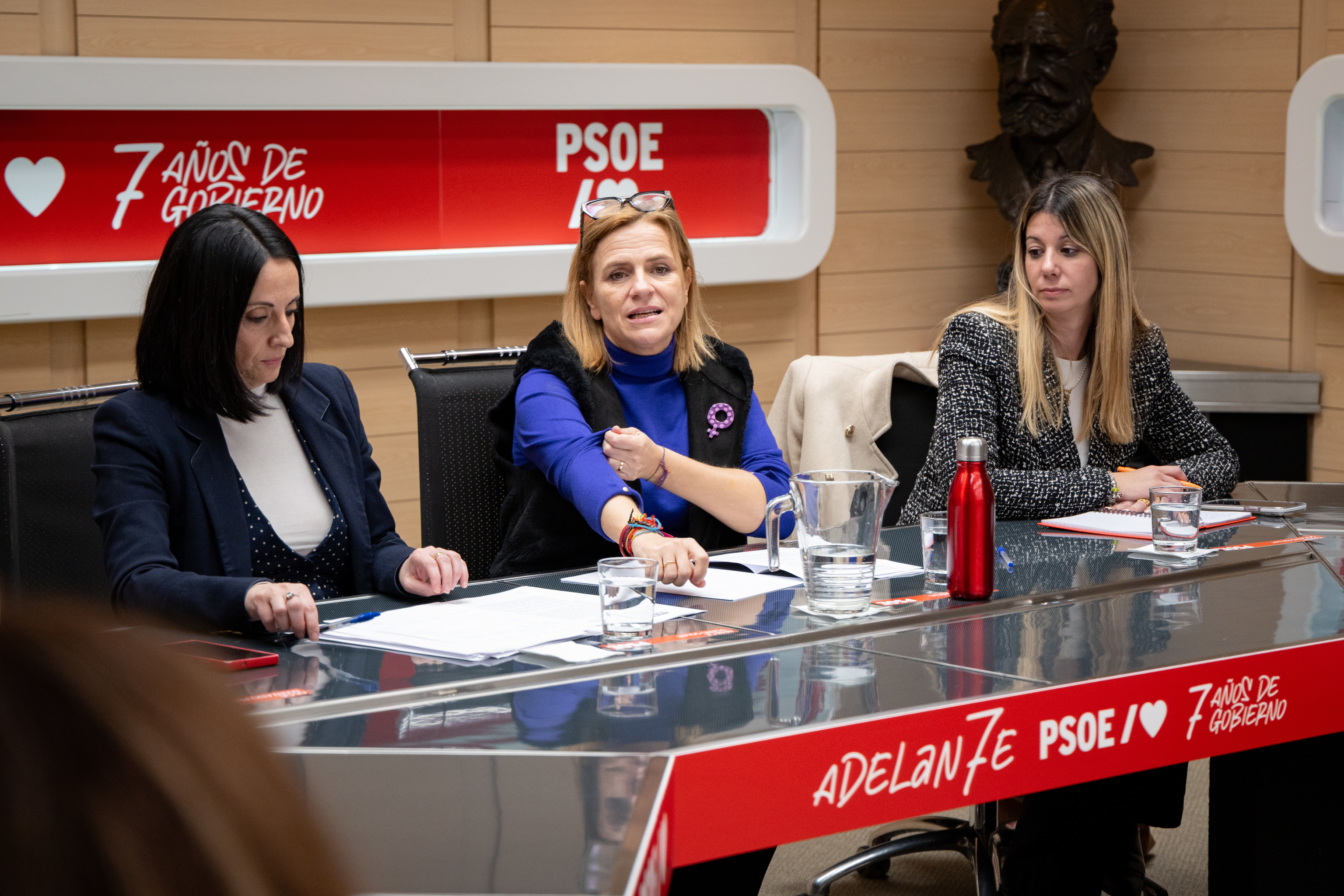 La secretaria de Organización del PSOE, Rebeca Torró, y la secretaria de Igualdad del partido, Pilar Bernabé.