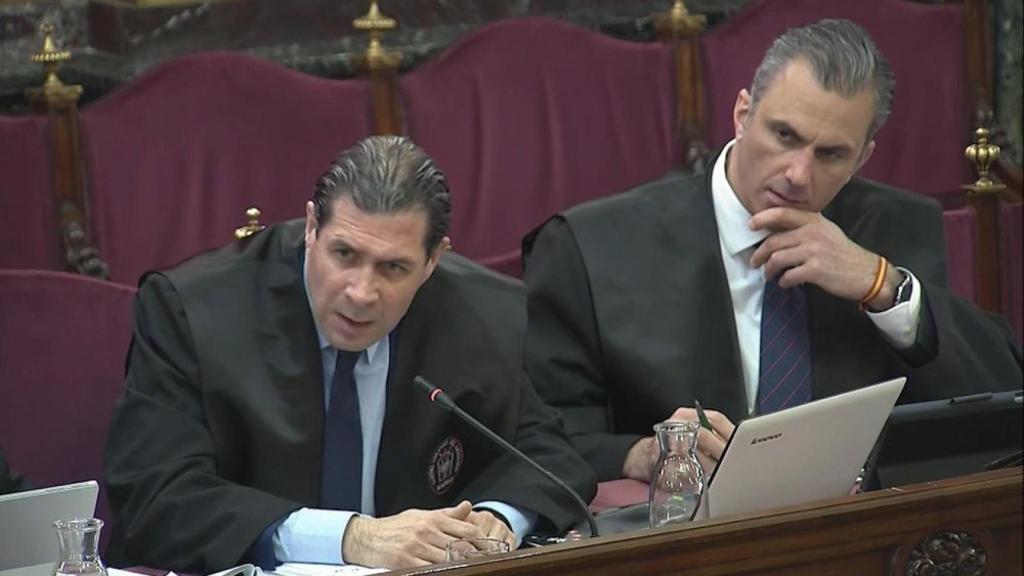Pedro Fernández y Javier Ortega Smith durante el juicio del procés.